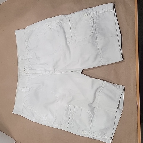 Calvin Klein Cargo-Type Shorts Size 6, White.  EUC - Picture 1 of 9